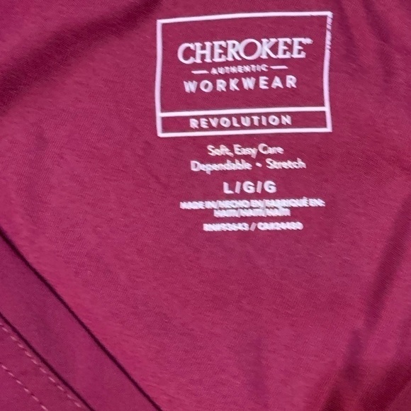 🌿NWT Cherokee Workwear Revolution 
V-Neck top🌿 - Picture 4 of 6